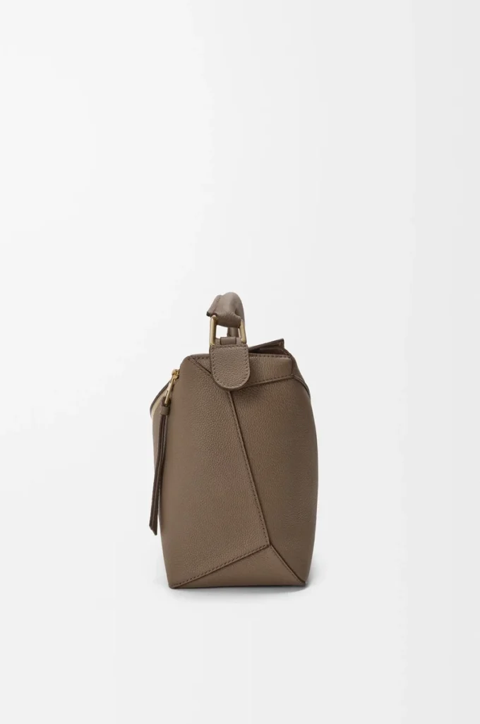 Sac Puzzle Edge moyen en cuir de veau grainé souple Taupe