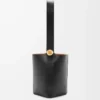 Sac seau Pebble moyen en cuir de veau lisse noir