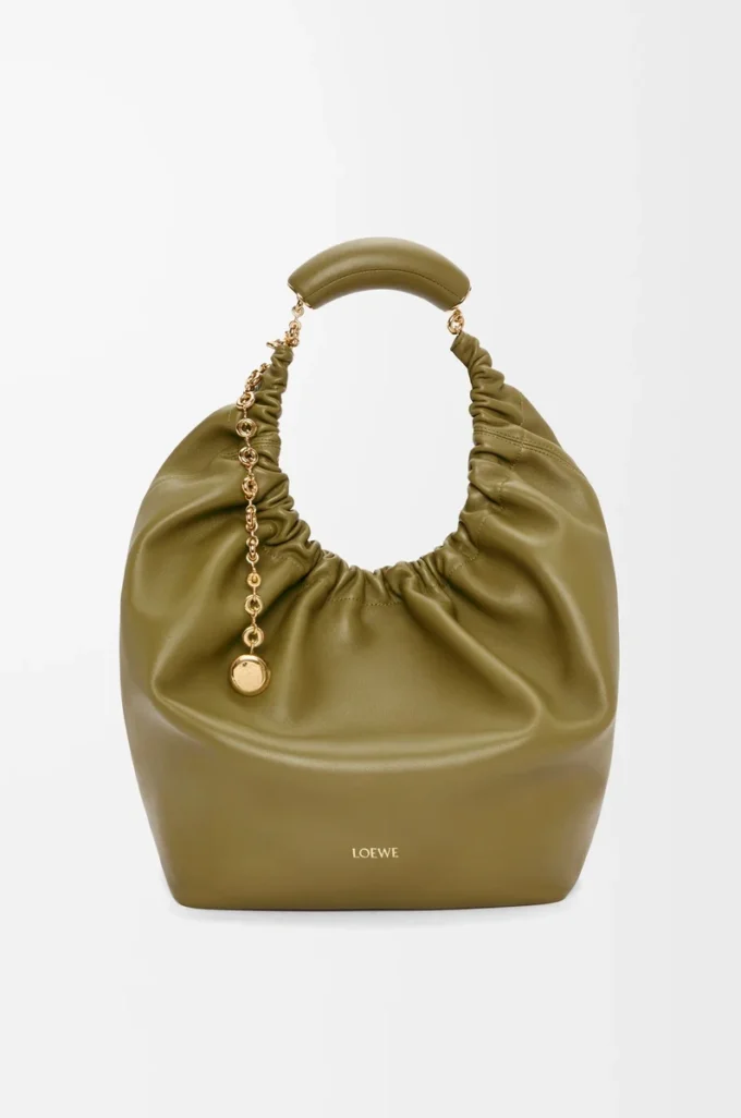 Sac Squeeze moyen en cuir d&rsquo;agneau nappa souple Olive