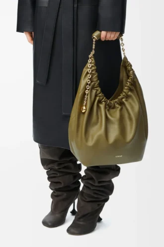 Sac Squeeze moyen en cuir d&rsquo;agneau nappa souple Olive