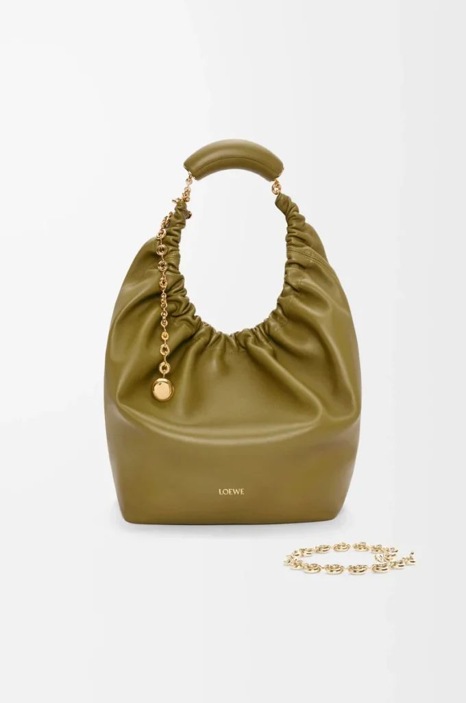 Sac Squeeze moyen en cuir d&rsquo;agneau nappa souple Olive