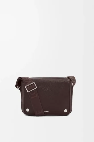 Sacoche Pebble moyenne en cuir de veau grainé souple, couleur oxblood