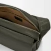 Sacoche Pebble moyenne en cuir de veau grainé souple Kaki foncé