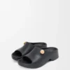 Sandales Foam Pebble noires/dorées