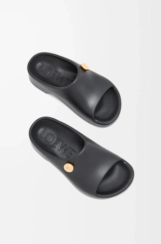 Sandales Foam Pebble noires/dorées