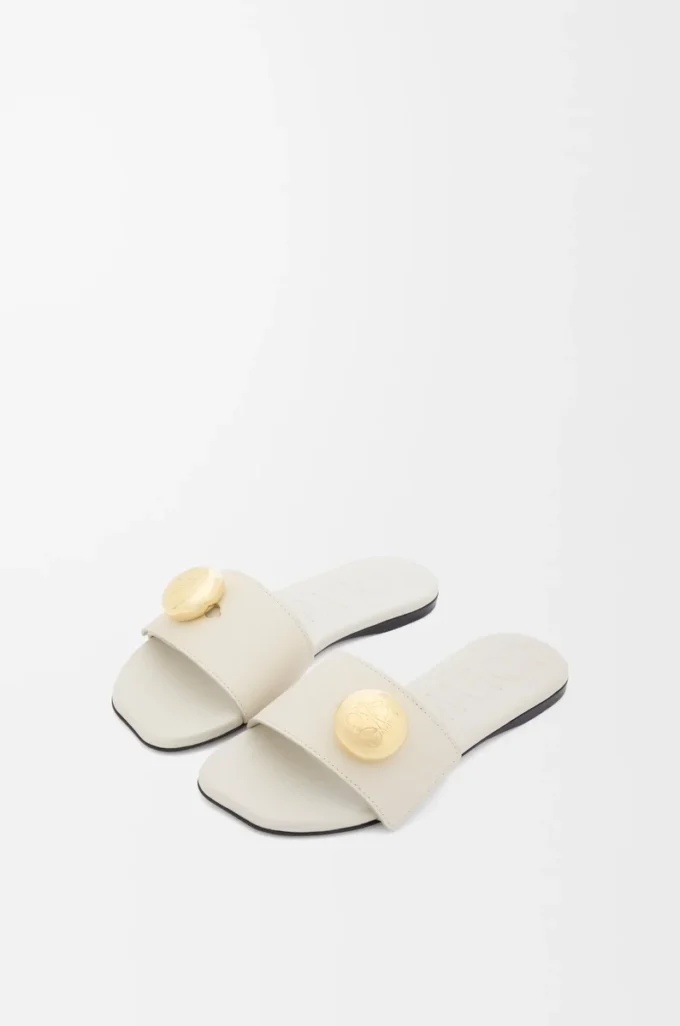 Sandales Pebble en cuir de veau souple couleur Sea Salt