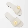 Sandales Pebble en cuir de veau souple couleur Sea Salt