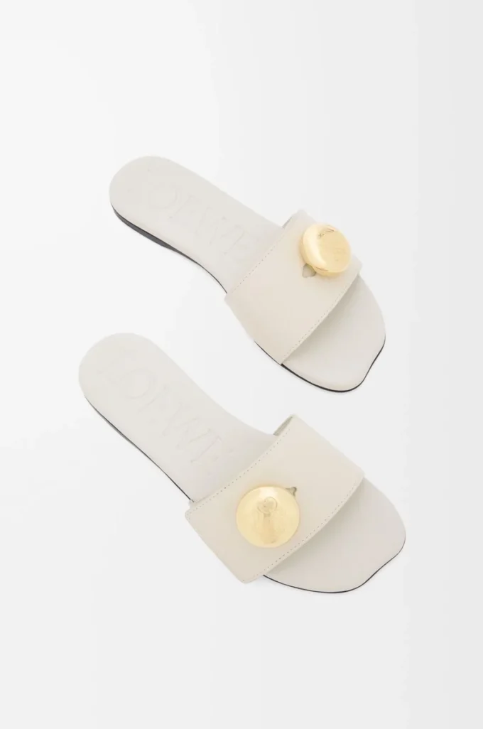 Sandales Pebble en cuir de veau souple couleur Sea Salt