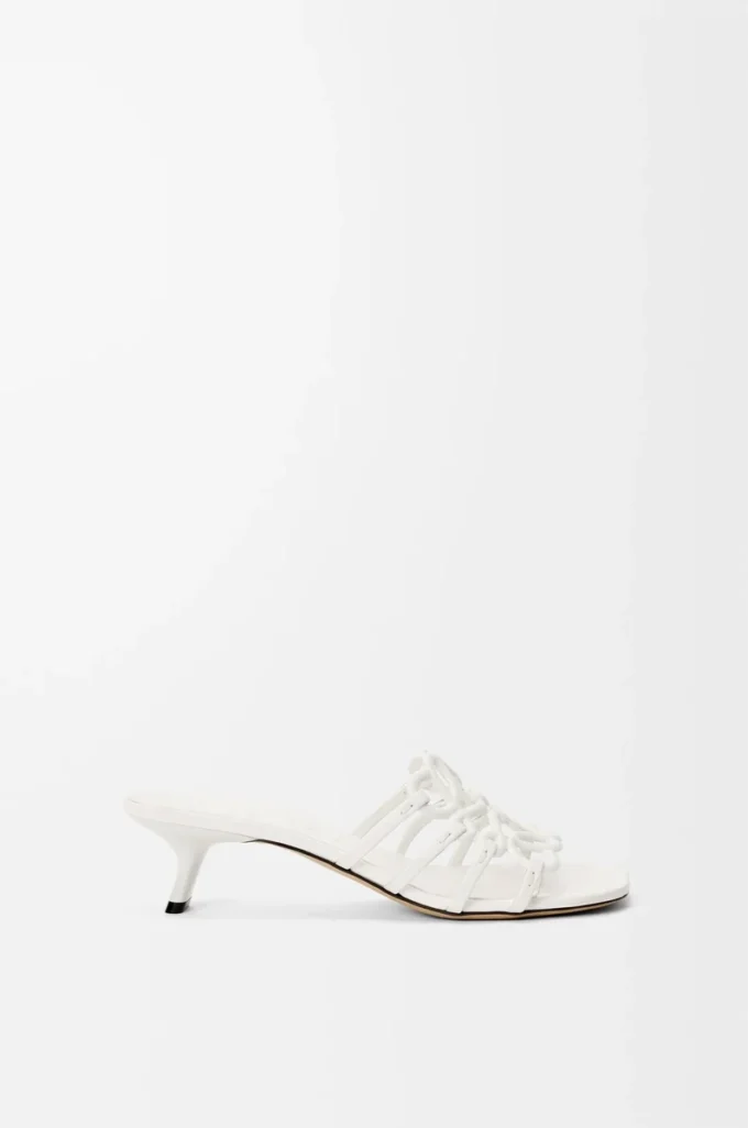 Sandales Petal Anagram en cuir de veau souple Anthurium White