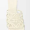 Sandales Petal Anagram en cuir de veau souple Anthurium White