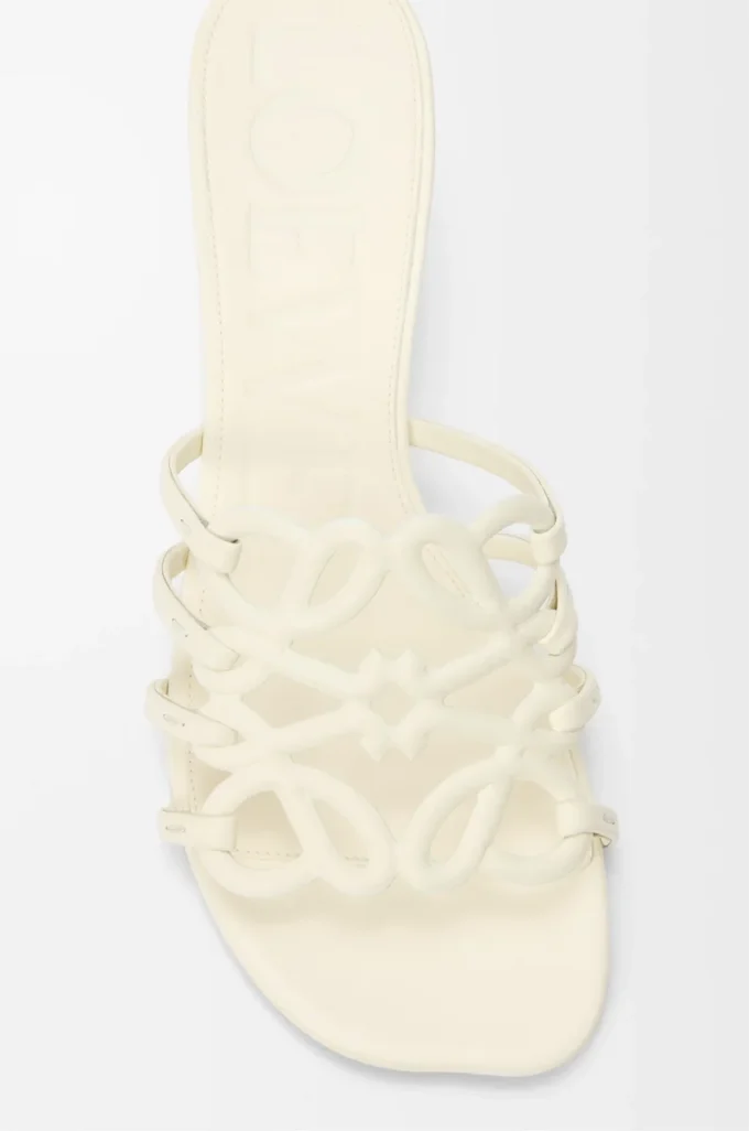 Sandales Petal Anagram en cuir de veau souple Anthurium White