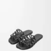 Sandales Petal Anagram en cuir de veau souple noir Sandales Petal Anagram en cuir de veau souple noir