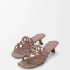 Sandales Petal Anagram en daim orné de strass Taupe clair
