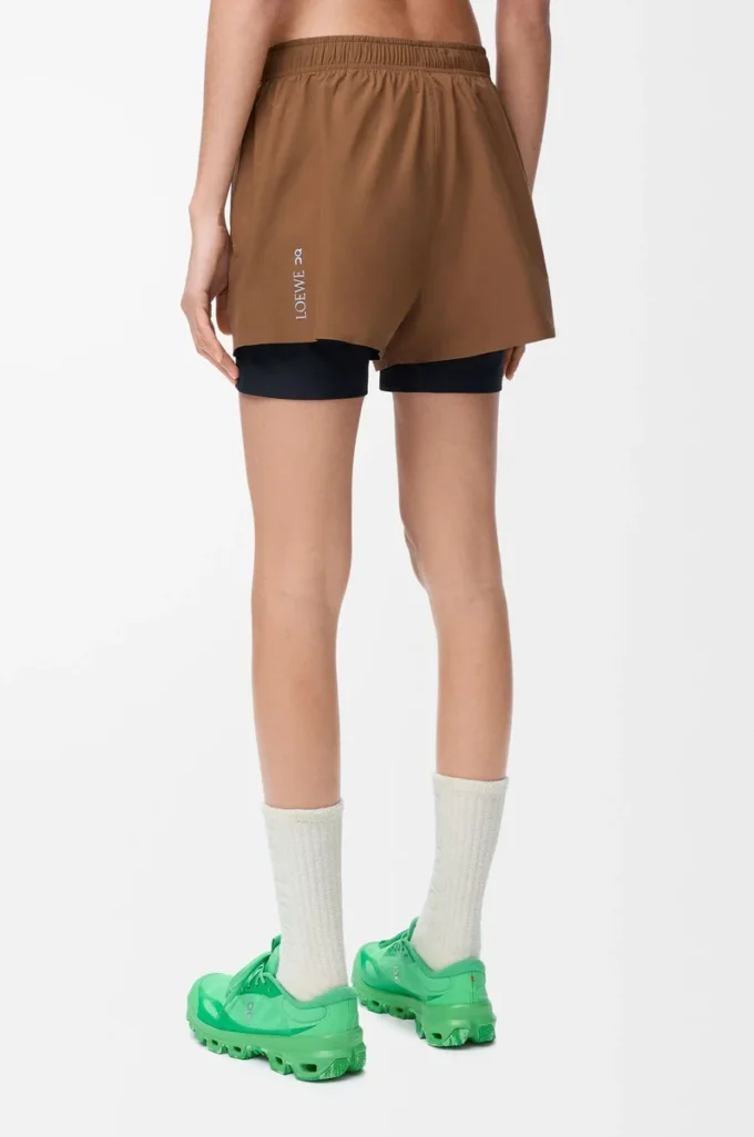 Short de performance en shell technique couleur caramel