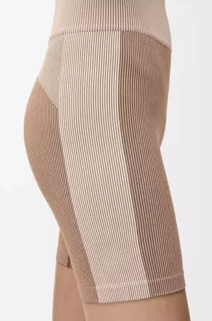 Short sans coutures en jersey technique Ivoire