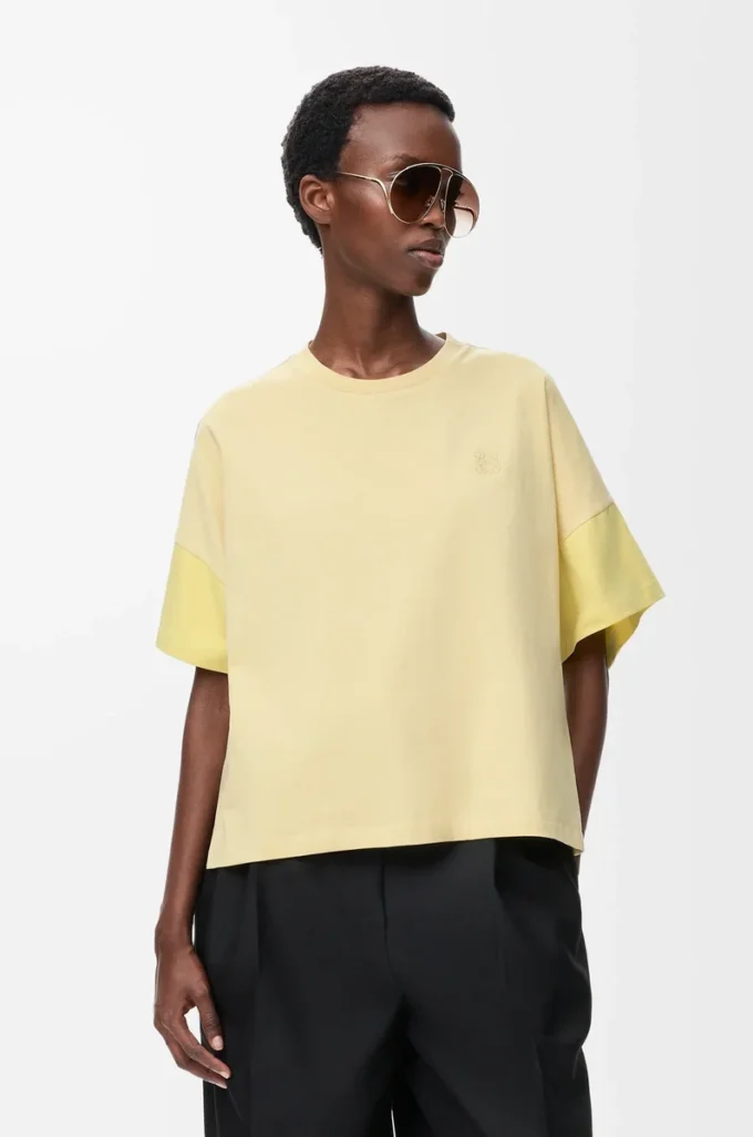 T-shirt coupe carrée en coton et soie gris pâle/citrine clair