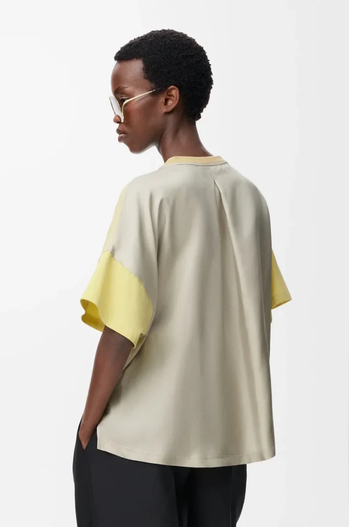 T-shirt coupe carrée en coton et soie gris pâle/citrine clair