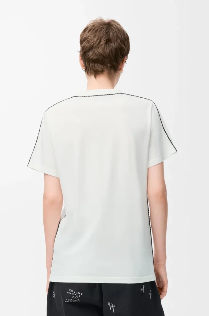 T-shirt coupe classique en coton blanc
