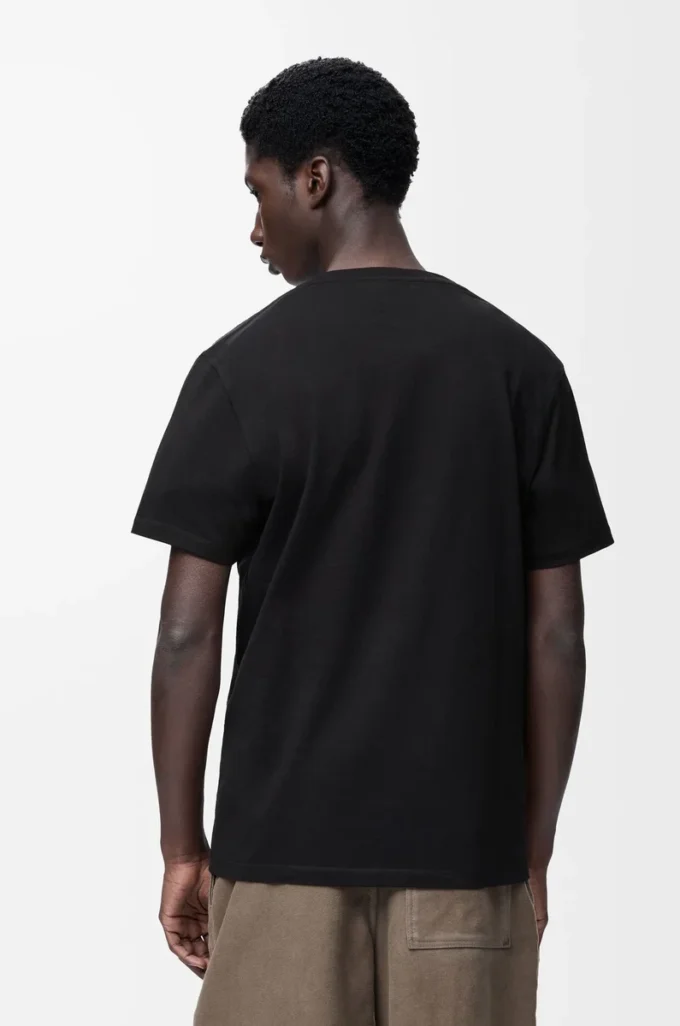 T-shirt coupe classique en coton noir T-shirt coupe classique en coton noir