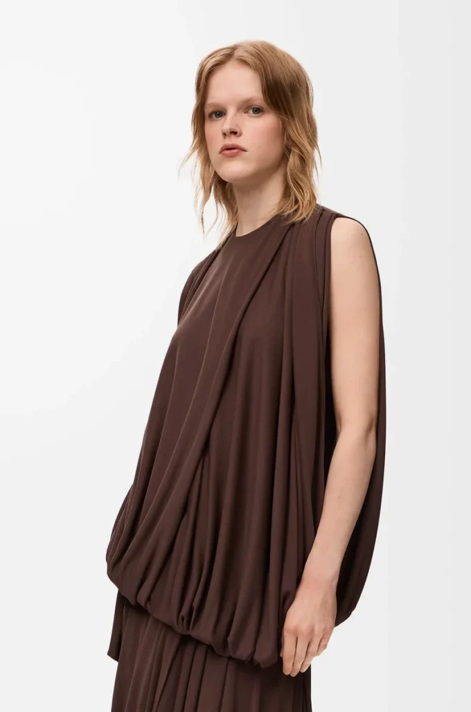 Top drapé en viscose couleur café