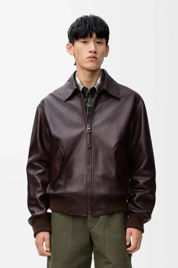 Veste aviateur en cuir de cerf couleur oxblood Veste aviateur en cuir de cerf couleur oxblood