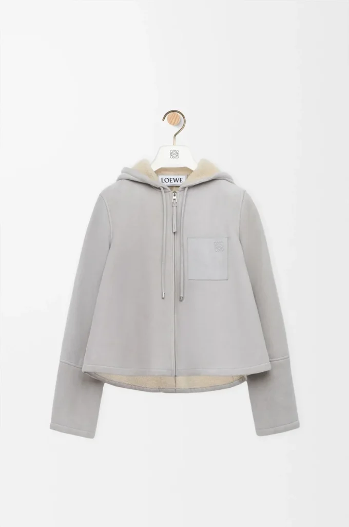 Veste à capuche en peau lainée gris clair chiné