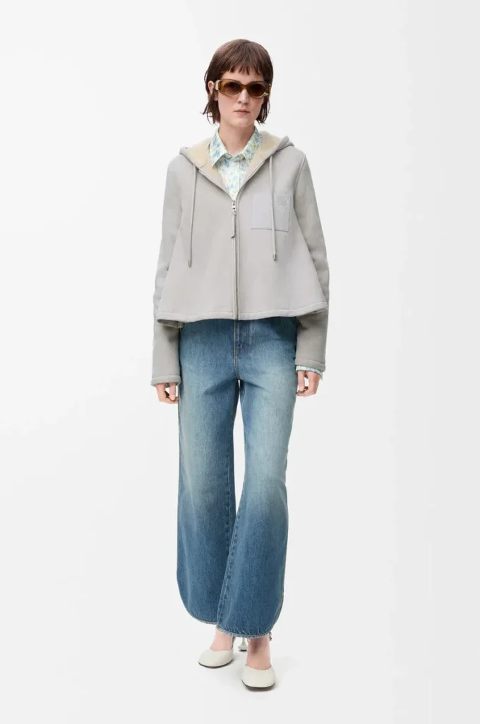 Veste à capuche en peau lainée gris clair chiné