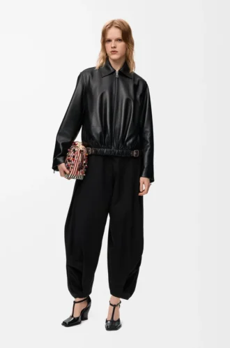 Veste ceinturée en cuir d&rsquo;agneau nappa noir