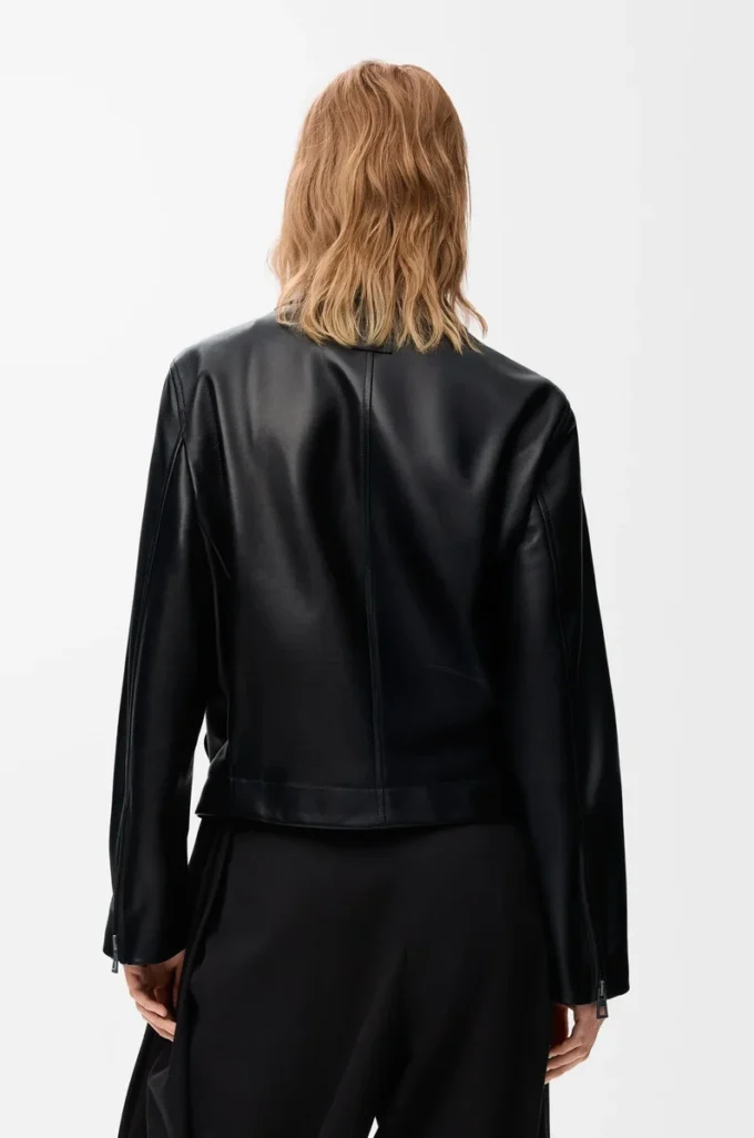 Veste ceinturée en cuir d&rsquo;agneau nappa noir