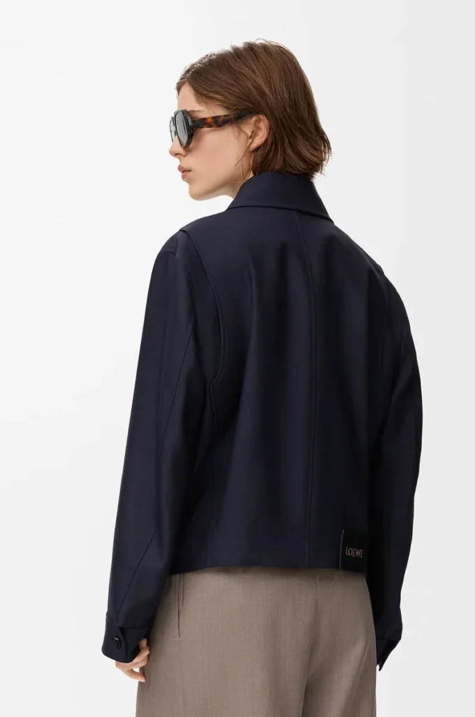 Veste ceinturée en laine et soie bleu marine