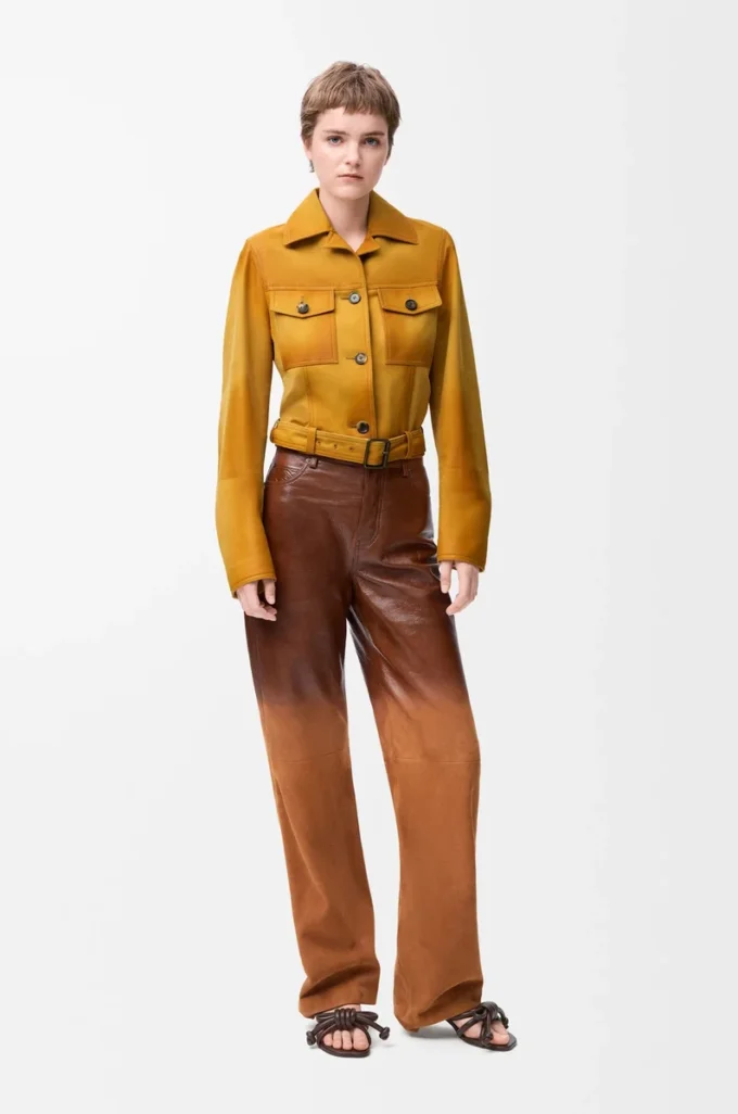 Veste courte en cuir d&rsquo;agneau suédé Light Tan