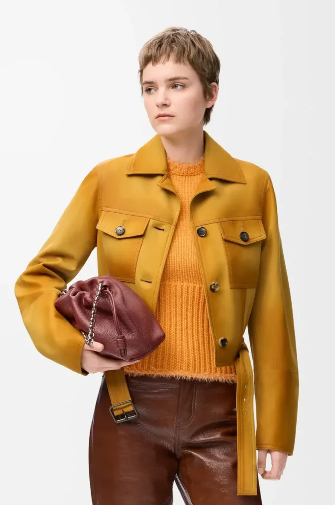 Veste courte en cuir d&rsquo;agneau suédé Light Tan