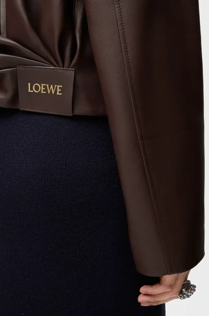 Veste drapée en cuir d&rsquo;agneau nappa marron chocolat