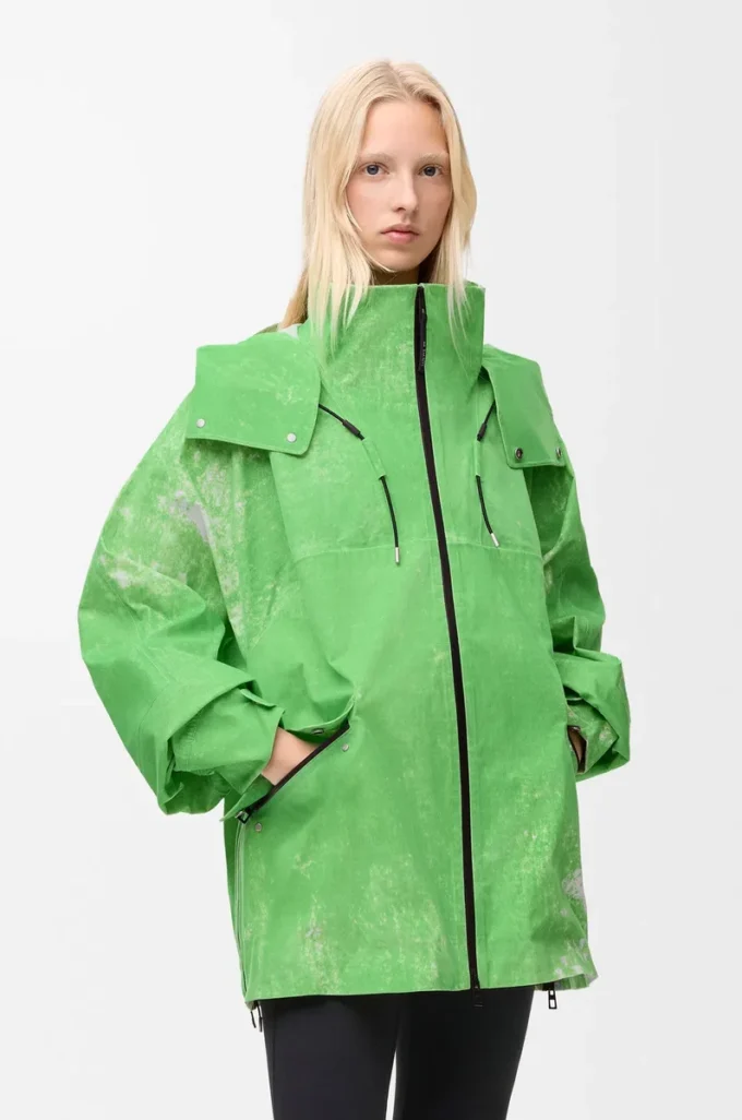 Veste en tissu technique floqué vert