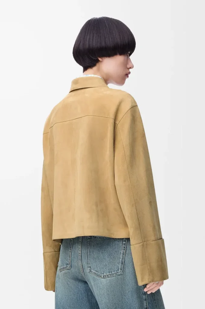 Veste à revers en cuir d&rsquo;agneau suédé doré