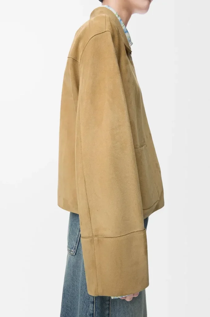 Veste à revers en cuir d&rsquo;agneau suédé doré